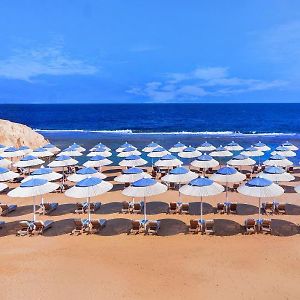 Standard King or Twin Bed Sea View